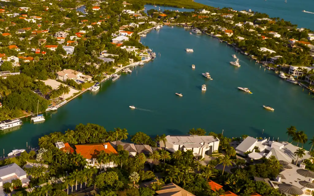 Waterfront Homes in Key BIscayne